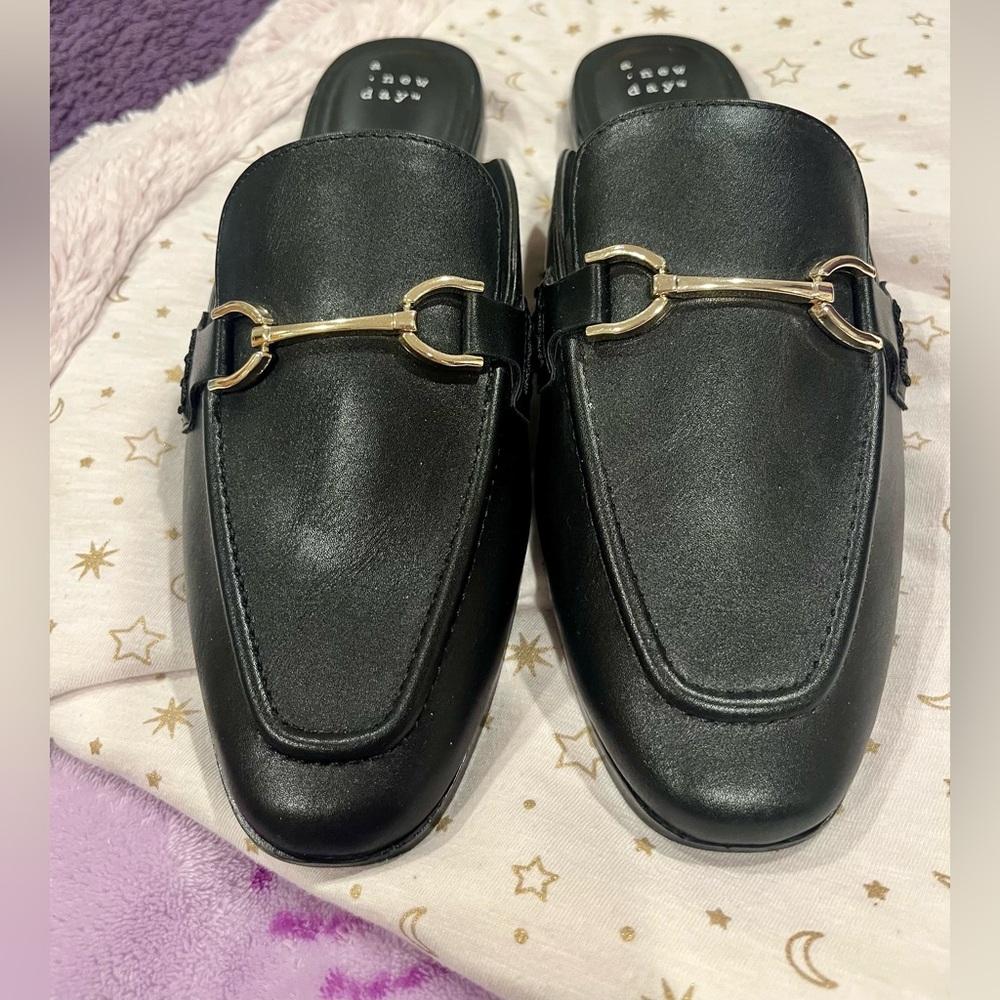 NWOT Women’s size 9 mules